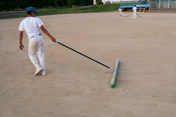 How to maintain a baseball field